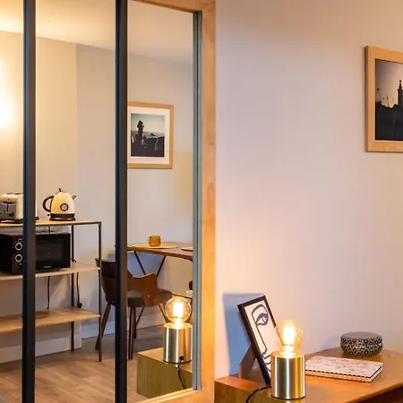 Escapade Place 11 N3- Centre Appartement *